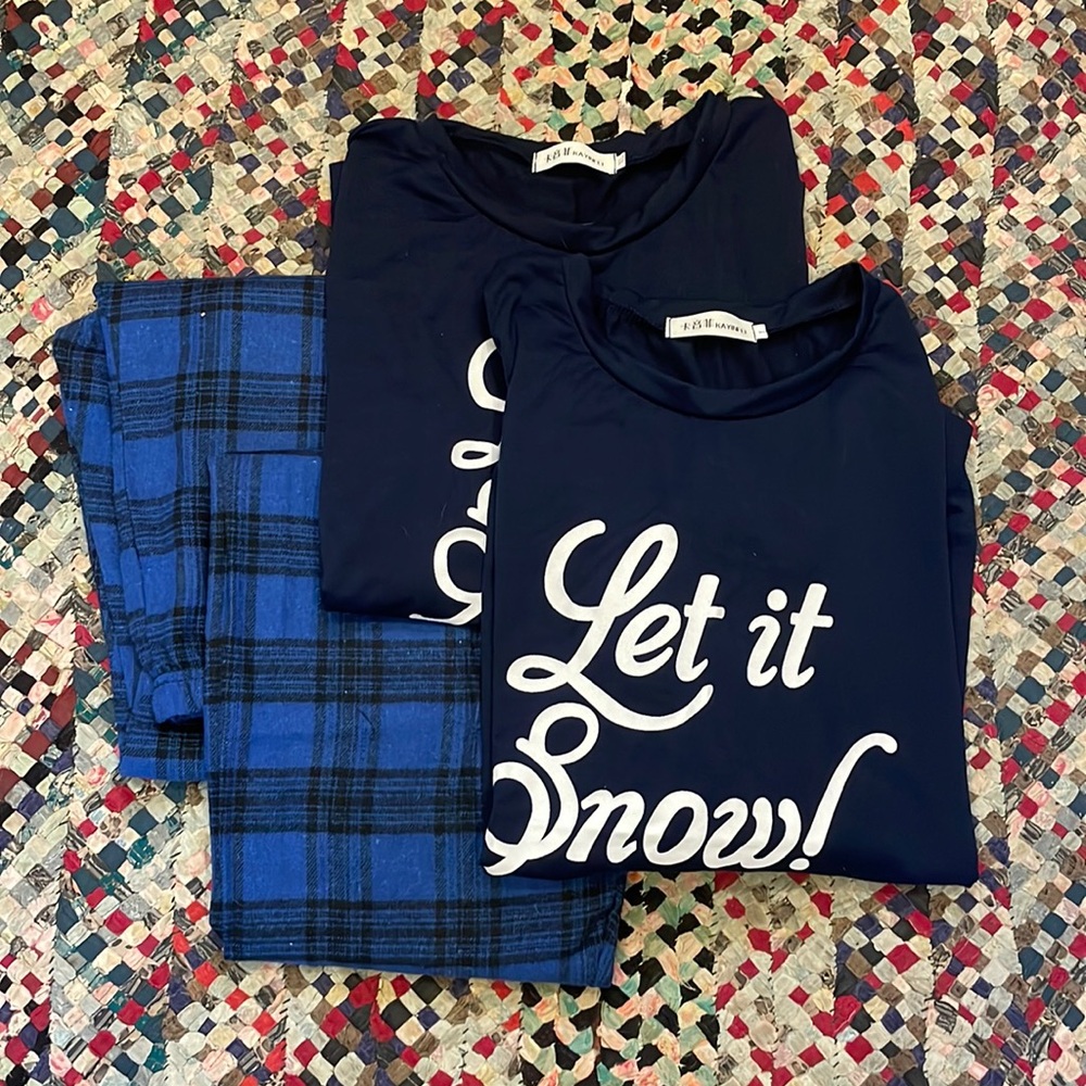 ********SOLD********Let It Snow PJ Set